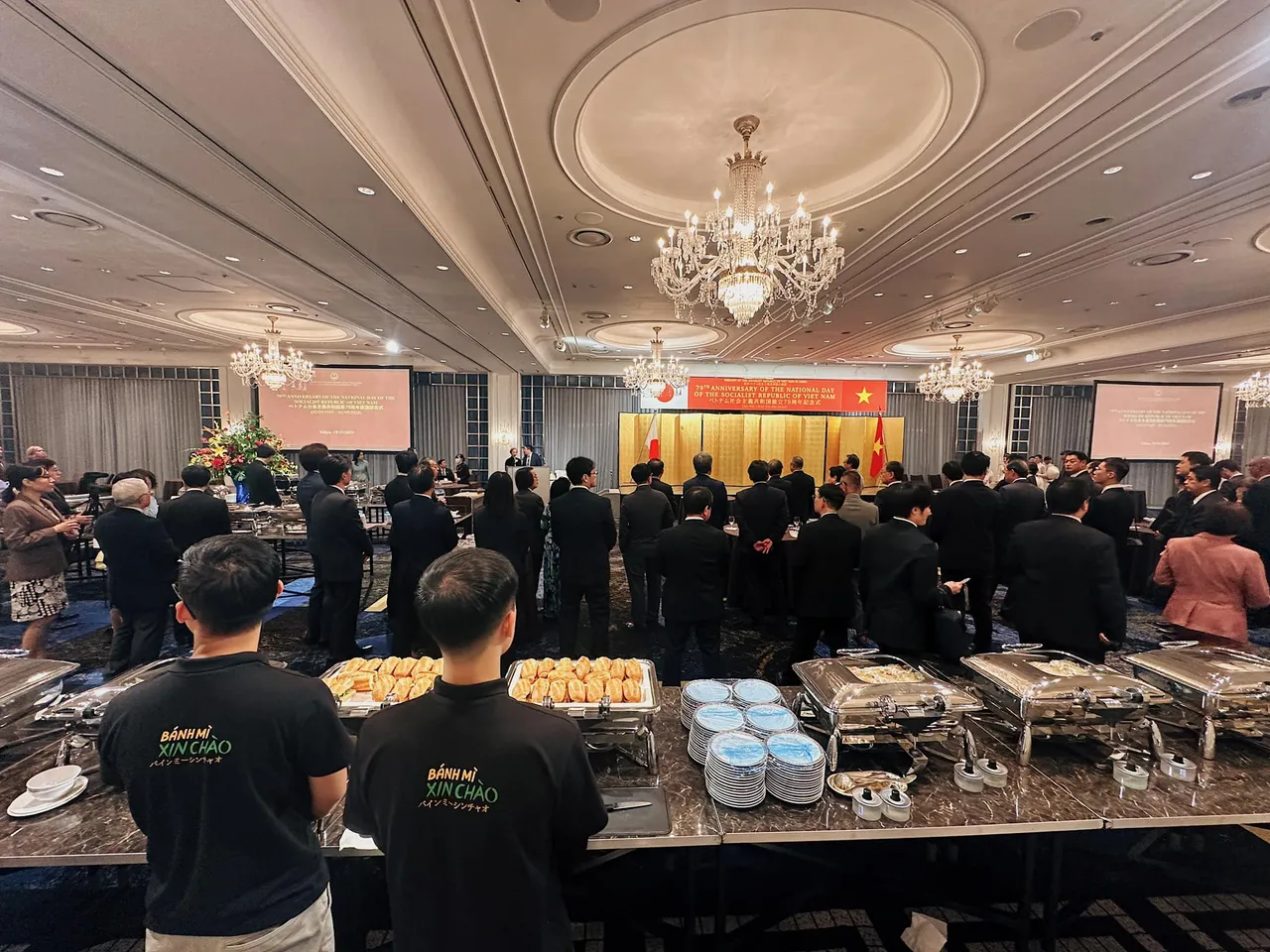 The cozy atmosphere of the ceremony. Photo: Quy Dang