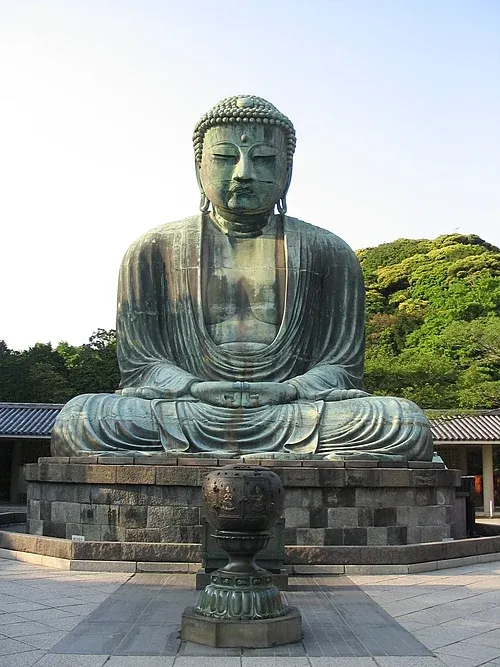 Đại Phật Kamakura (Daibutsu) – biểu tượng tâm linh và lịch sử lâu đời của vùng đất Samurai. Ảnh: Dirk Beyer - Wikimedia Commons