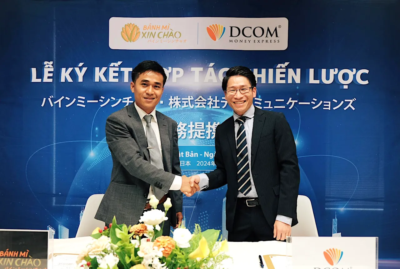 Mr. Bui Thanh Duy (left) and Mr. Hoang Quang Thai (right). Photo: Quy Dang