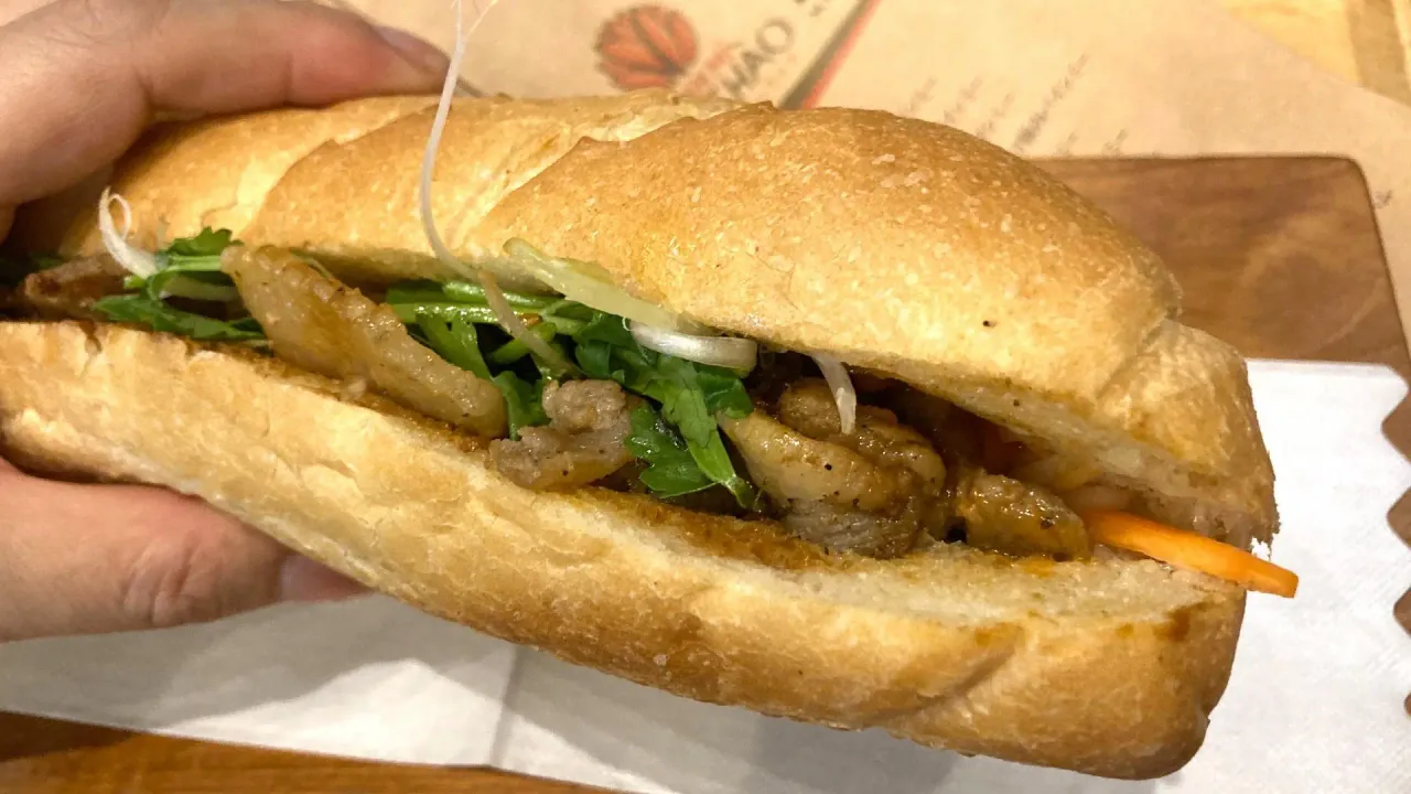Banh Mi Xin Chao Sakae"—a shop with a rich variety of authentic Vietnamese banh mi!